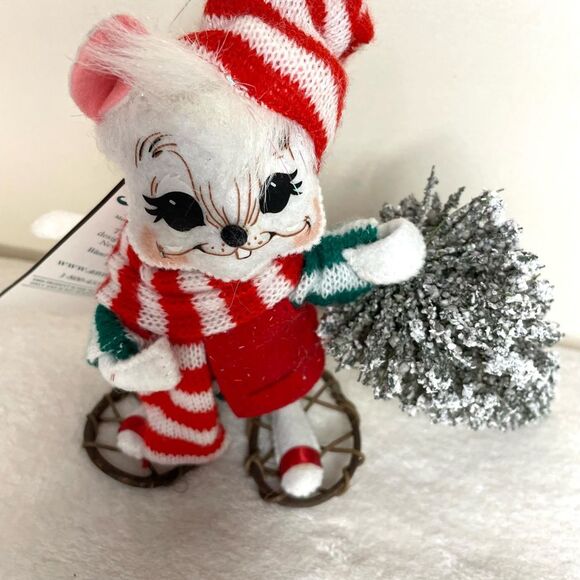 Annalee Mouse Carrying Christmas Tree Snowshoes 2006 6" New with Tags Holiday - Picture 2 of 9